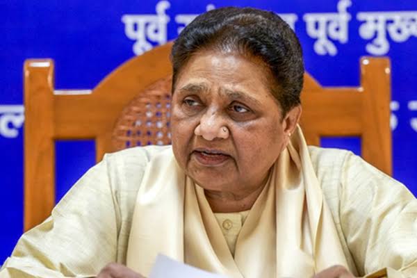 Mayawati heaped praise RICS Summit 'New Delhi Declaration' | मायावती ने ब्रिक्स समिट के 'न्यू डेल्ही डिक्लेशन' की तारीफ में पढ़े कसीदे