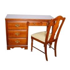 Shop stanley furniture at chairish, home of the best vintage and used furniture, decor and art. Lot Art Mahogany Desk And Chair By Stanley Furniture
