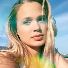 Amanda Kapp's Instagram, Twitter & Facebook