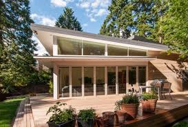 Haus Pultdach Bauen Moderne Hausfassade Glas Beton Pultdach Flachdach Und Glasfassade
