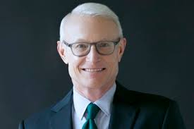 Topeconoom Michael Porter wordt gehuldigd met eredoctoraat op Campus Kulak  Kortrijk — Nieuws