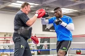 Krzysztof soszynski and izu ugonoh talk about izu's transition from boxing to mma and his history ahead of heavyweight contender izu ugonoh sat down with boxing social's rob tebbutt following. Izu Ugonoh Proboxing Fans Com