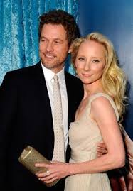 Metacritic tv reviews, hung, ray drecker's (thomas jane) life is a mess: Hung Season 2 Premiere Anne Heche Picture 47077504 278 X 400 Fanpix Net