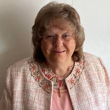 Anyone know what happened to Sally Hill (class of 76' or 77') and how I can  contact her?￼