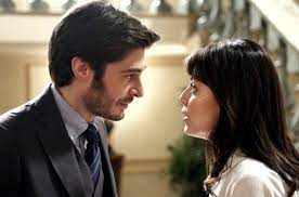 The actor, on tv with allieva 3 alongside alessandra mastronardi, is much loved by the public and has a very long career behind him. Lino Guanciale Il Regalo Di Alessandra Mastronardi Sul Set De L Allieva