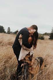 Seattle Engagement At Discovery Park In 2021 Dog Photoshoot Couple Photography Poses Fall Photoshoot