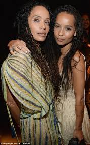 Jetzt 30 tage kostenlos testen! Zoe Kravitz Looks Stunning Night Out With Mom Lisa Bonet And Dad Lenny Lisa Bonet Zoe Kravitz Zoe Isabella Kravitz