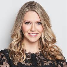 Laura Dyer's Instagram, Twitter & Facebook