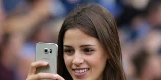 Cesar azpilicueta favourite food, drink, actor, actress & more. Chelsea V Liverpool Wags Photo Special Roberto Firmino S Wife And Cesc Fabregas S Missus In Top 10
