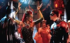 She steals the show by blowing kisses to the crowd, hypnotizing them. Cineclub Filmkritik Batman Robin