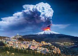 El volcán etna emite 20.000 toneladas diarias de dióxido de carbono. El Gobierno Declara La Emergencia Por El Volcan Etna