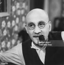 260 Warren Mitchell British Actor Stock Photos, High-Res Pictures, and  Images
