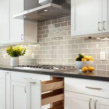 Whether you have an industrial, farmhouse, coastal, traditional, minimalist or modern style using versatile white kitchen cabinets can bring together space and enhance your home's décor. 75 Beautiful Modern Kitchen Pictures Ideas July 2021 Houzz