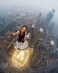 Bird A La Mode Cps This Russian Girl Takes The Riskiest Selfies Ever Don T Try This Yourself Photography Climbing Girl Photographer