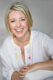 Jennifer Gilmer's Instagram, Twitter & Facebook