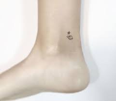 Nice Tiny Tattoo Idea 13 Minimalist Tattoos By A Korean Artist Minimalist Tattoo Tattoo Models Tattoos