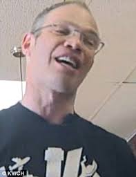 Stranger leaves behind a $25,000 tip so that Wichita waiter could get teeth  fixed