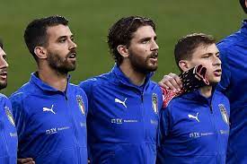 G.donnarumma, l.bonucci, g.chiellini, l.spinazzola, g.di lorenzo, jorginho, n.barella, m.locatelli, l.insigne, d.berardi, c.immobile suisse: Pli2 Hzglkyhwm