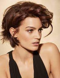 Coupe Courte Nos Conseils Pour Un Effet Rajeunissant En 2020 Coupe De Cheveux Coupe De Cheveux Courte Et Cheveux Courts