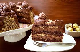 Tort Ferrero Rocher Cu Nutella Si Alune De Padure 10 3 In 2021 Nutella Food Ferrero Rocher