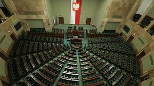 Sejm rzeczypospolitej polskiej) is the lower house of the polish parliament.it is made up of 460 deputies elected by universal ballot and is presided over by a speaker called the marshal of the sejm of the republic of poland. Sejm Zajmie Sie Poprawkami Senatu Do Tarczy 4 0