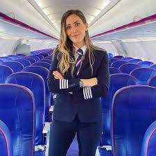 Niciodată nu a fost mai ușor să rezervați un bilet de avion wizz air ieftin prin aplicația noastră mobilă gratuită. Wizz Air Meet Andreea A Wizz Captain And Mother From Facebook