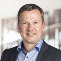 100+ perfiles de «Hessel»