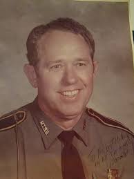 A great father with his children!!!😍