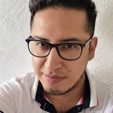 Un talentosísimo editor y contador de historias visuales que todo mundo  debería de tener en su equipo, pero sobre todo, un excelente ser humano.