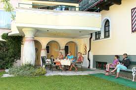 All accommodations are comfortably furnished and overlook kitzsteinhorn mountain. Unser Haus Haus Katharina Appartement In Schladming