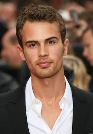 i NEED theo james to play ryle kincaid in the 'it ends with us' movie