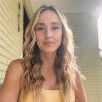 Rachel Fain's Instagram, Twitter & Facebook