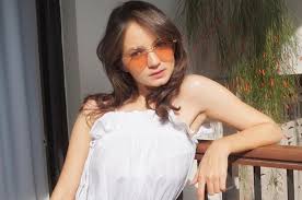 Enzy storia leovarisa atau yang lebih dikenal dengan enzy storia (lahir di jakarta, 10 agustus 1992; Fotonya Diedit Jadi Bahan Fantasi Seksual Enzy Storia Ngamuk Dan Ancam Lapor Polisi Semoga Allah Balas Dengan Azab Semua Halaman Grid Hot
