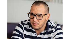 Majka jót akar, mégis rosszat tesz Curtisszel