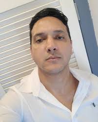 Repost @pregacaoedestino Colossenses 3:23 é um versículo bíblico que  instrui a realizar todas as atividades com dedicação e empenho, como se  estivesse servindo a Deus, e não a pessoas. A expressão "de