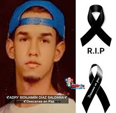 Están expuestos en Velatorio en la funeraria del distrito Municipal de Paya  los restos mortales del hijo de Eclip Cepeda el joven Edwin Cepeda (a)  Chico Traba. Chico sufrió un infarto el