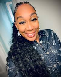 I'm in the midst of my first trip of the year, and my good Sis  @courtneycarrhair got me right as always! 💙🔥 I have more travel coming up  over the next several