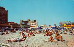 10 Beautiful Vintage Photos Of Atlantic City From The 1950s And 1960s Atlantic City Boardwalk New Jersey Beaches City Beach