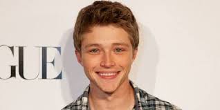 Sterling sandmann knight (born march 5, 1989) is an american actor, singer, and dancer. Sterling Knight Bio Family Trivia Famous Birthdays