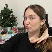 Lillian Cleary's Instagram, Twitter & Facebook