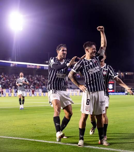 Com falha bizarra de Volpi, Corinthians vence Red Bull Bragantino e encosta no G-6 do Brasileir&atilde;o