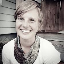 Sarah Holst's Instagram, Twitter & Facebook