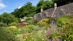 See more ideas about cottage garden, garden, garden design. Cottage Garden Ideas 37 Charming Ways To Create A Character Filled Outdoor Space Gardeningetc