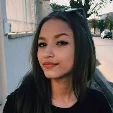 Estudante esfaqueia mãe até a morte para não revelar que foi expulsa da  faculdade