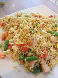 Dan porsinya pun cukup mengenyangkan. Nasi Goreng Smoked Chicken Salah Satu Menu Legendaris Di Bakmi Gm Foto Bakmi Gm Gajah Mada Plaza Jakarta Tripadvisor