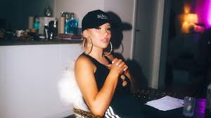 Zuletzt hat sich shirin david bei instagram ausnahmsweise mal von ihrer ganz privaten seite gezeigt. Spekulationen Um Verlobung Shirin David Spricht Klartext Promiflash De