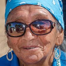 Mae Dick from Forest Lake Arizona holds the yarn bundle she picked out for  her next rug.✨