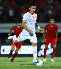 Trong khi quế ngọc hải đang trả lời phỏng vấn sau trận thắng đt indonesia thì đồng đội của anh đã có những hành động rất ngộ. Jkhbx5wdxpchfm