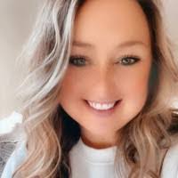 Lori Wheatley's Instagram, Twitter & Facebook