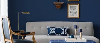 Mavi koltuklar için perde konusunda açık renk tonlar kullanılmalıdır. Lacivert Ile Uyumlu Renkler Ve Dekorasyon Onerileri Evimveblog